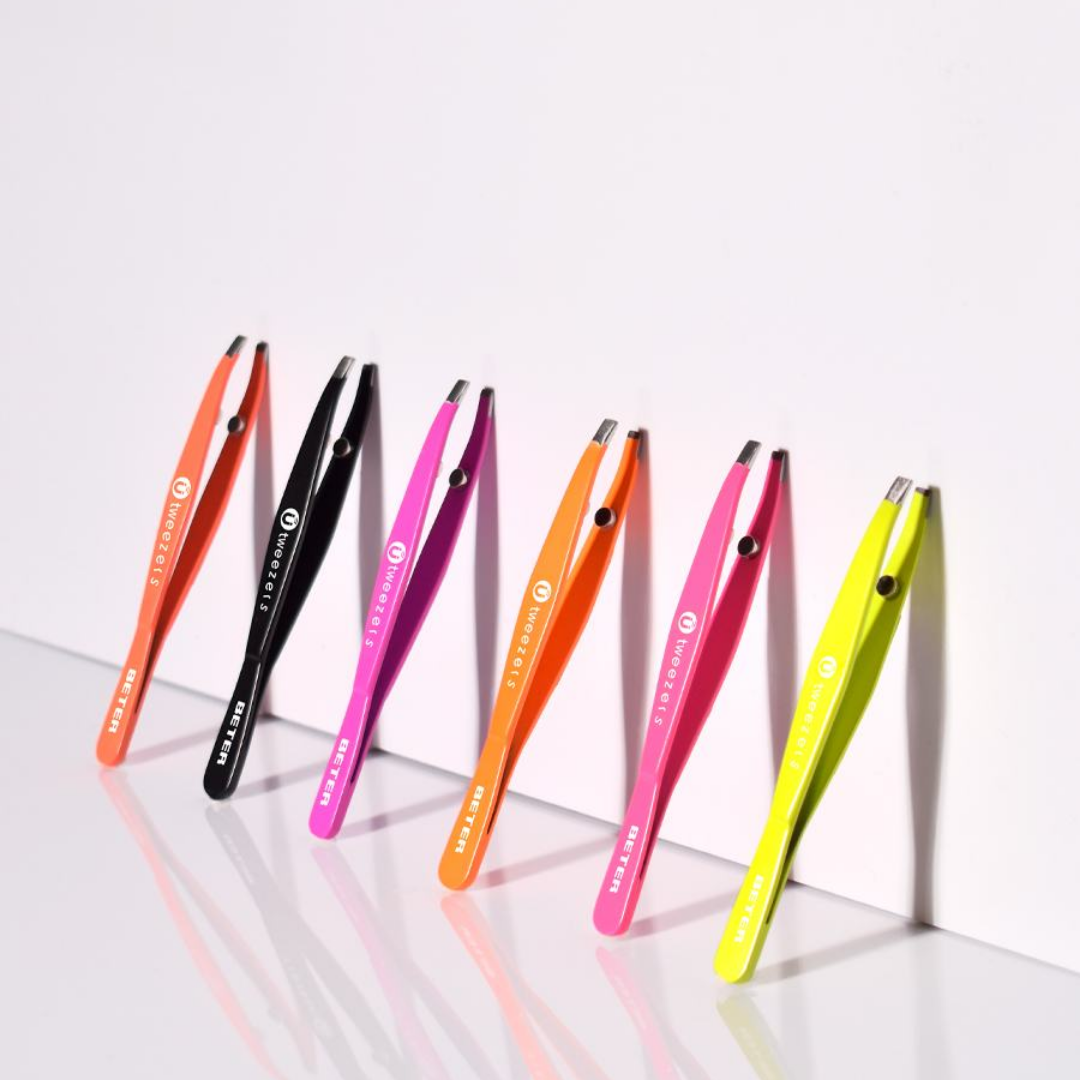 Pinza Magnética para Cejas Punta Recta Ü Tweezers Naranja | BETER
